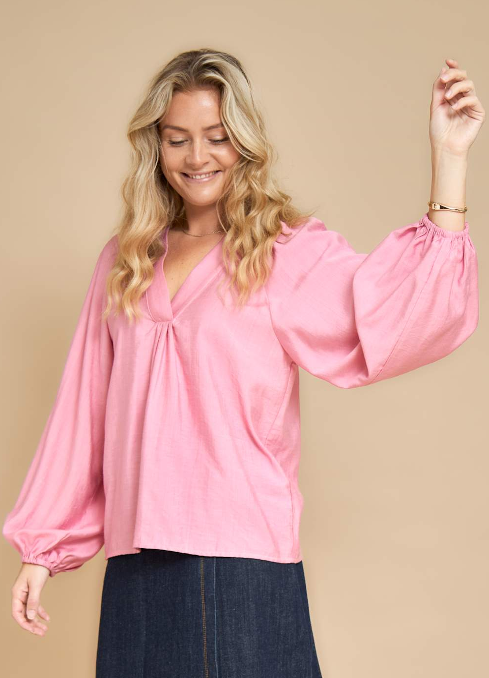 Black Colour BCLuisa Raglan Blouse - Soft Pink