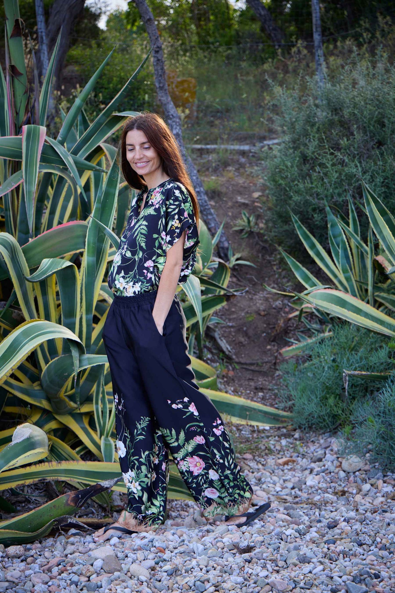 Black Colour BCZennia Blouse - Black Flower