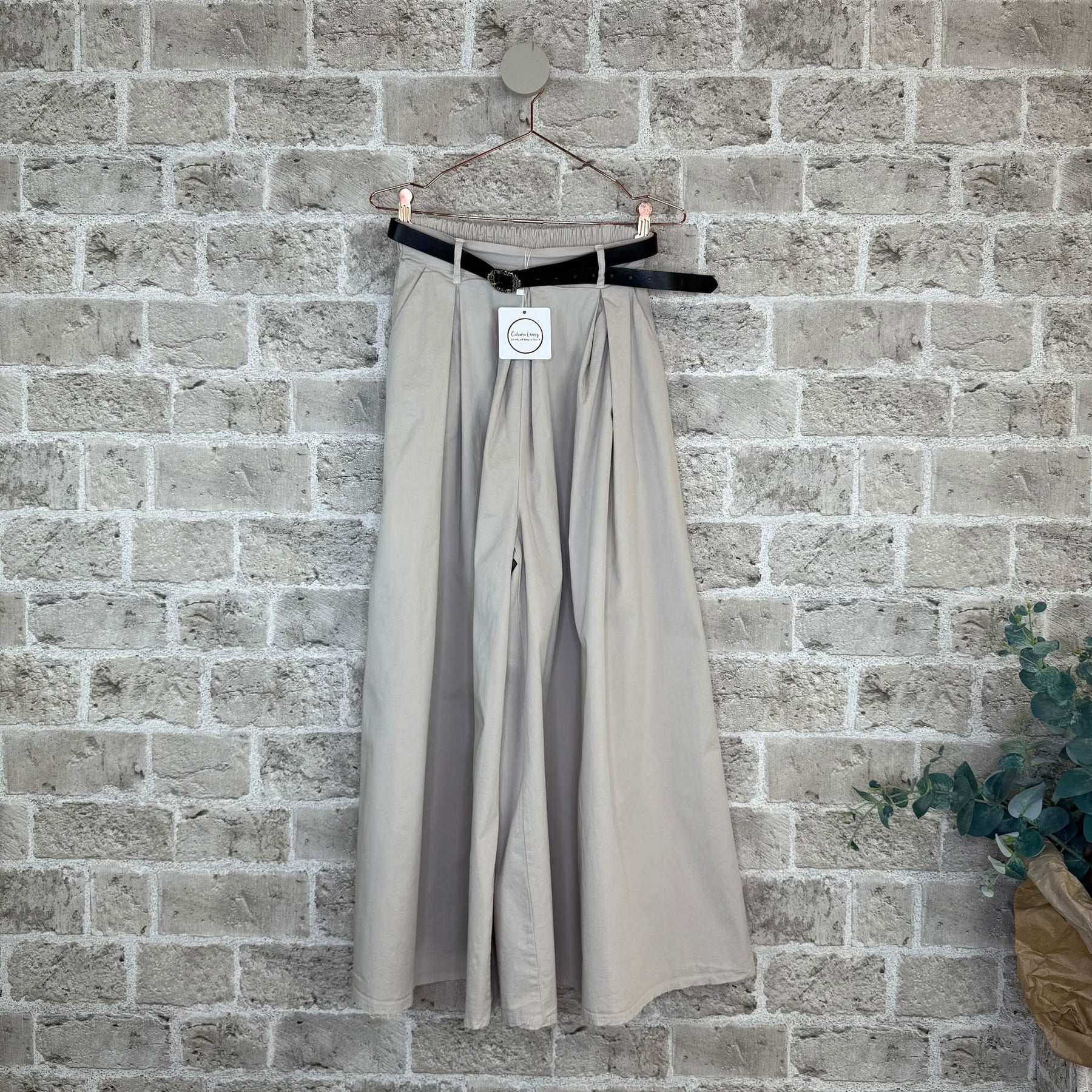 Cabana Living Frimod Buks - Beige