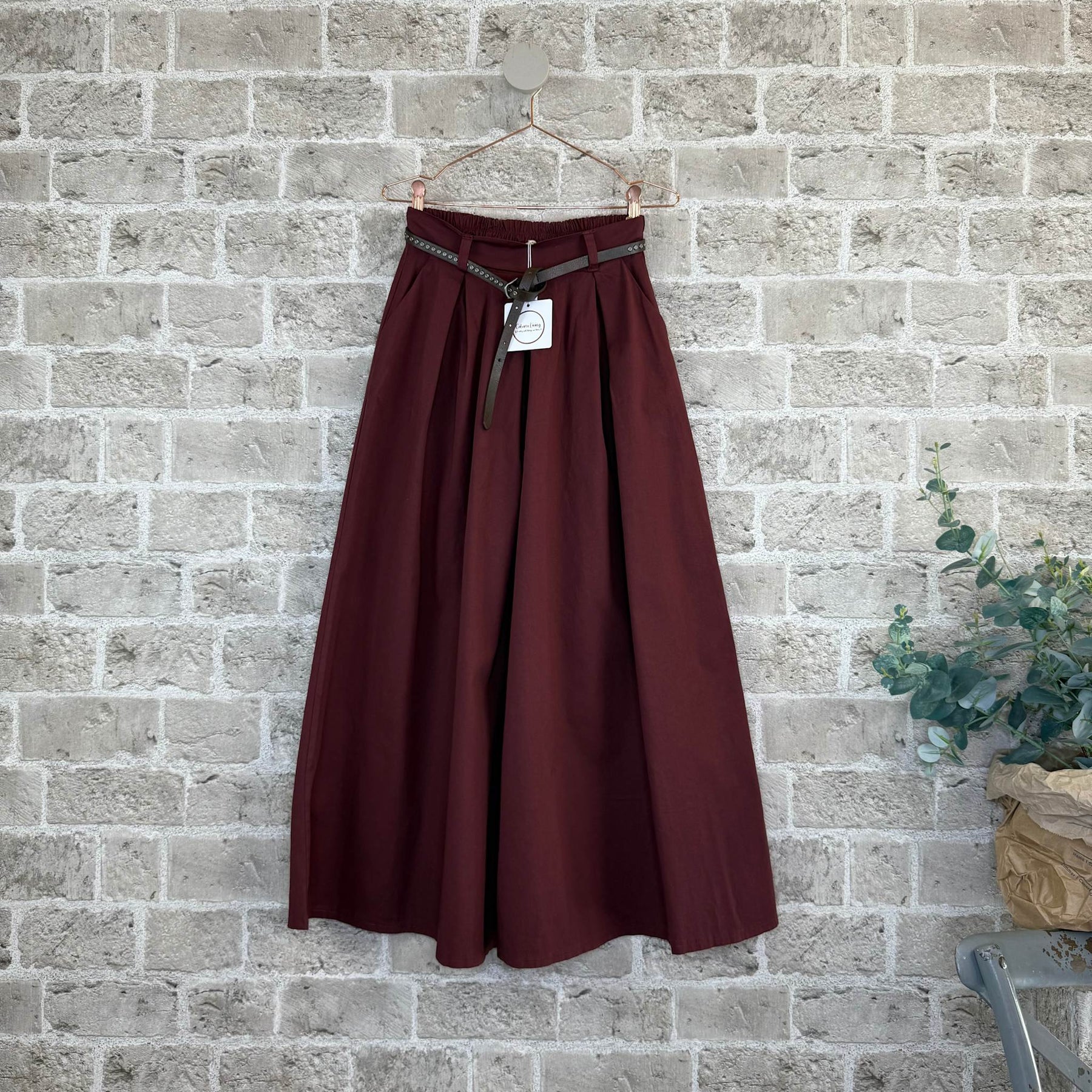 Cabana Living Frimod Buks - Burgundy