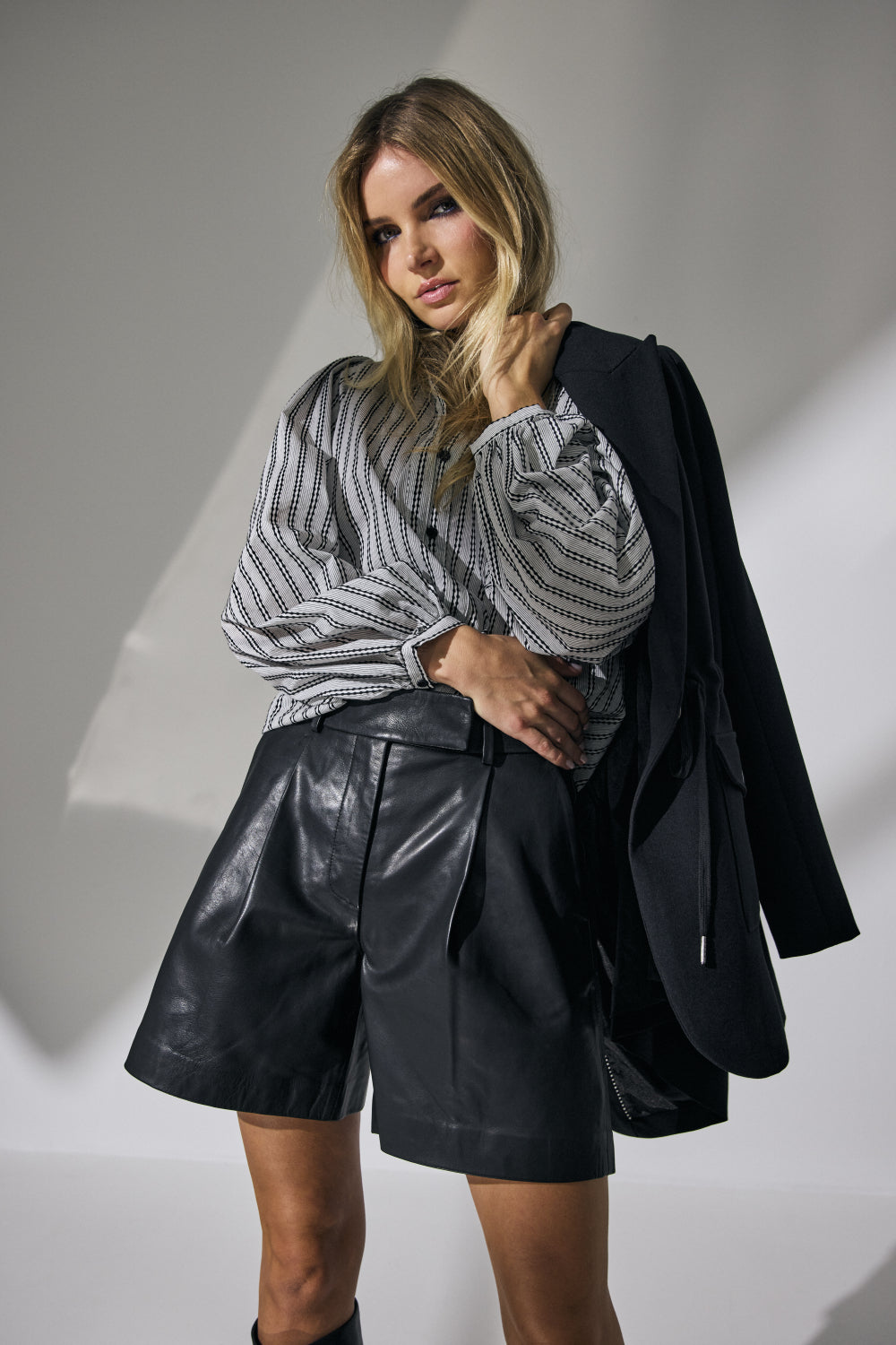 Co´Couture PhoebeCC Leather Pleat Shorts - Black