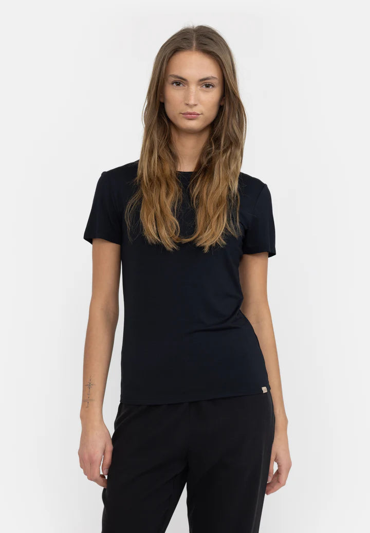 Esme´ Studios ESPenelope Slim Fit Tee - Black