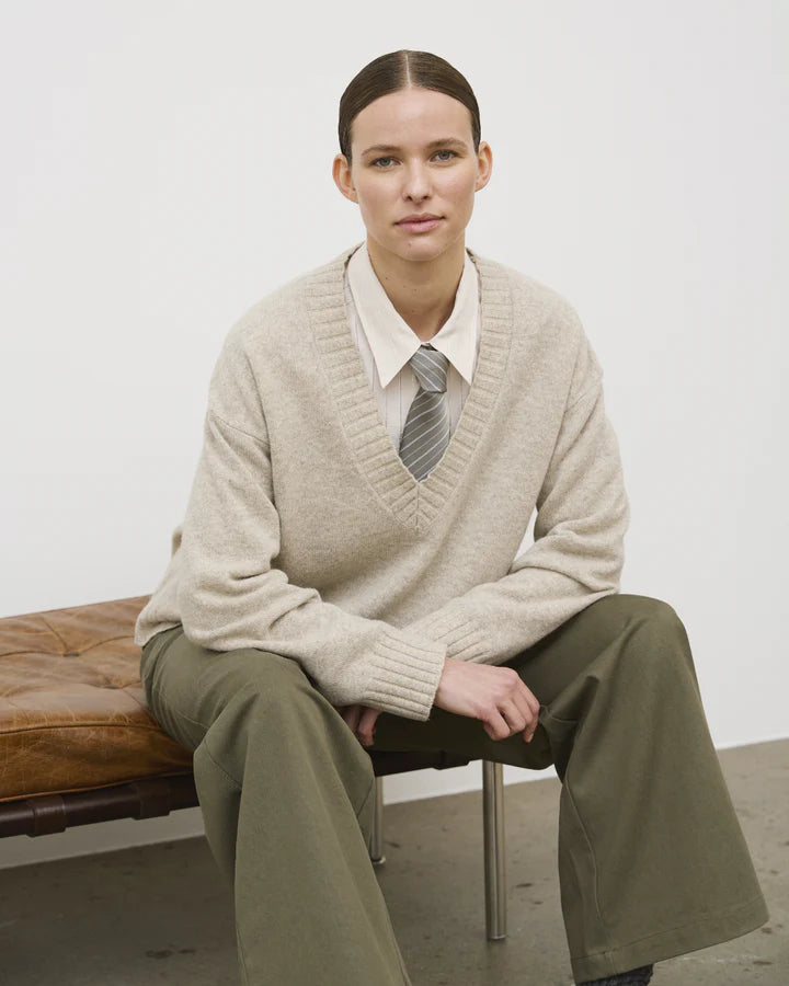 Esme´ Studios Firo V-Neck Knit - Pure Cashmere