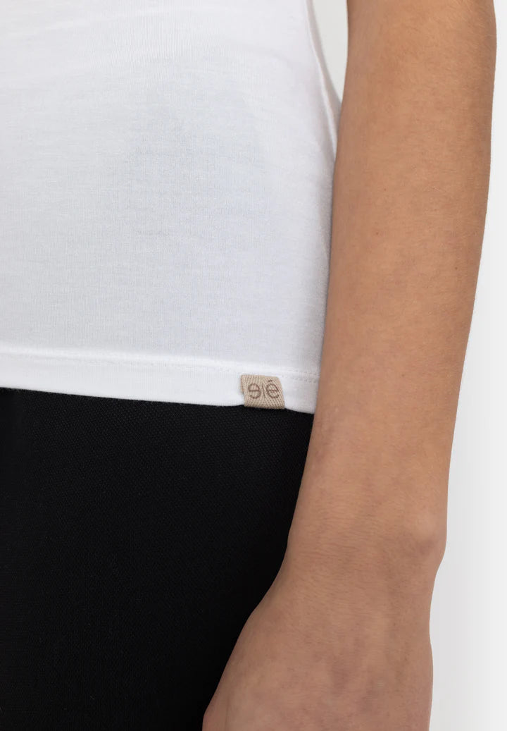 Esme´ Studios ESPenelope Slim Fit Tee - White