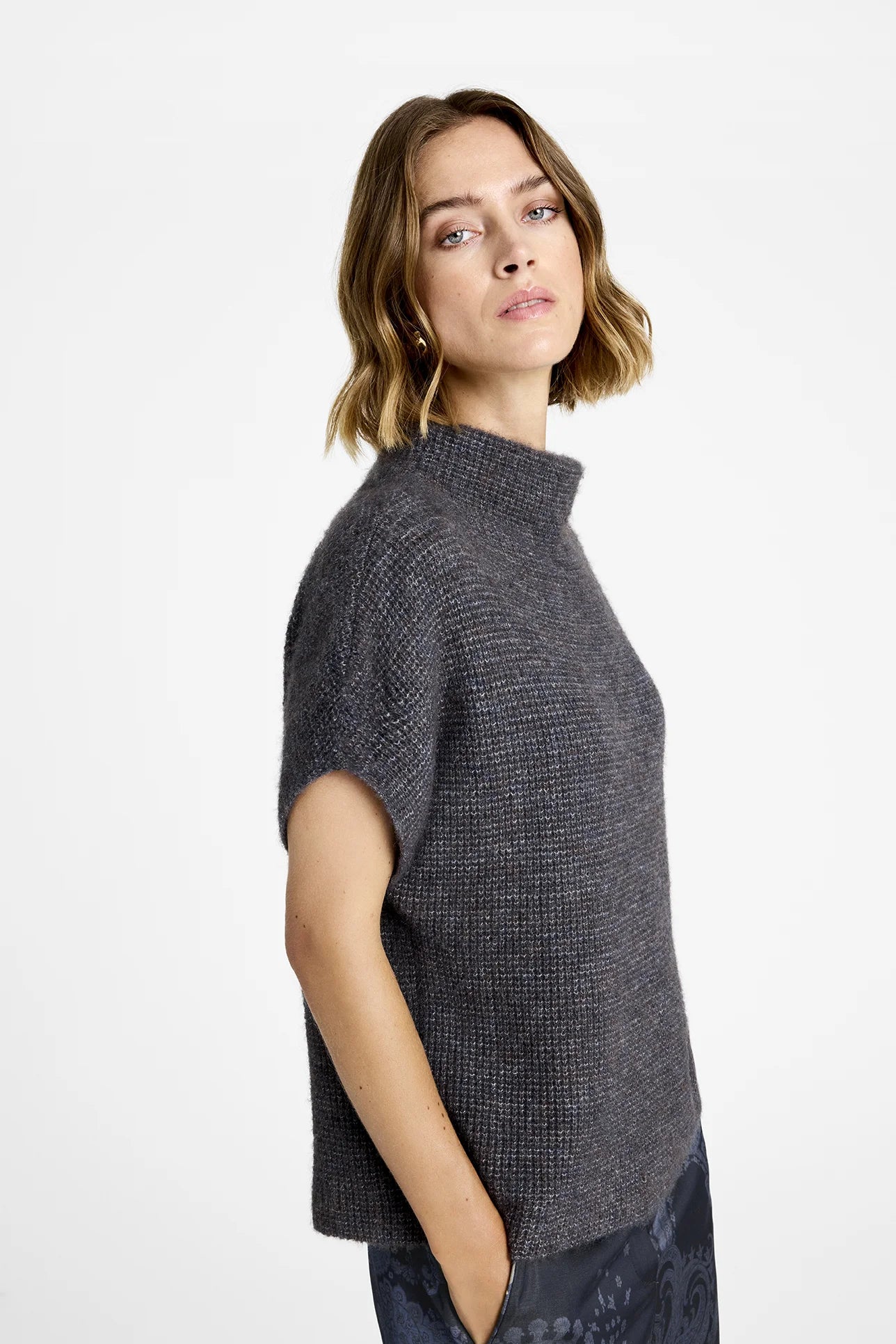 Gustav Coya Knit Cape - Mole
