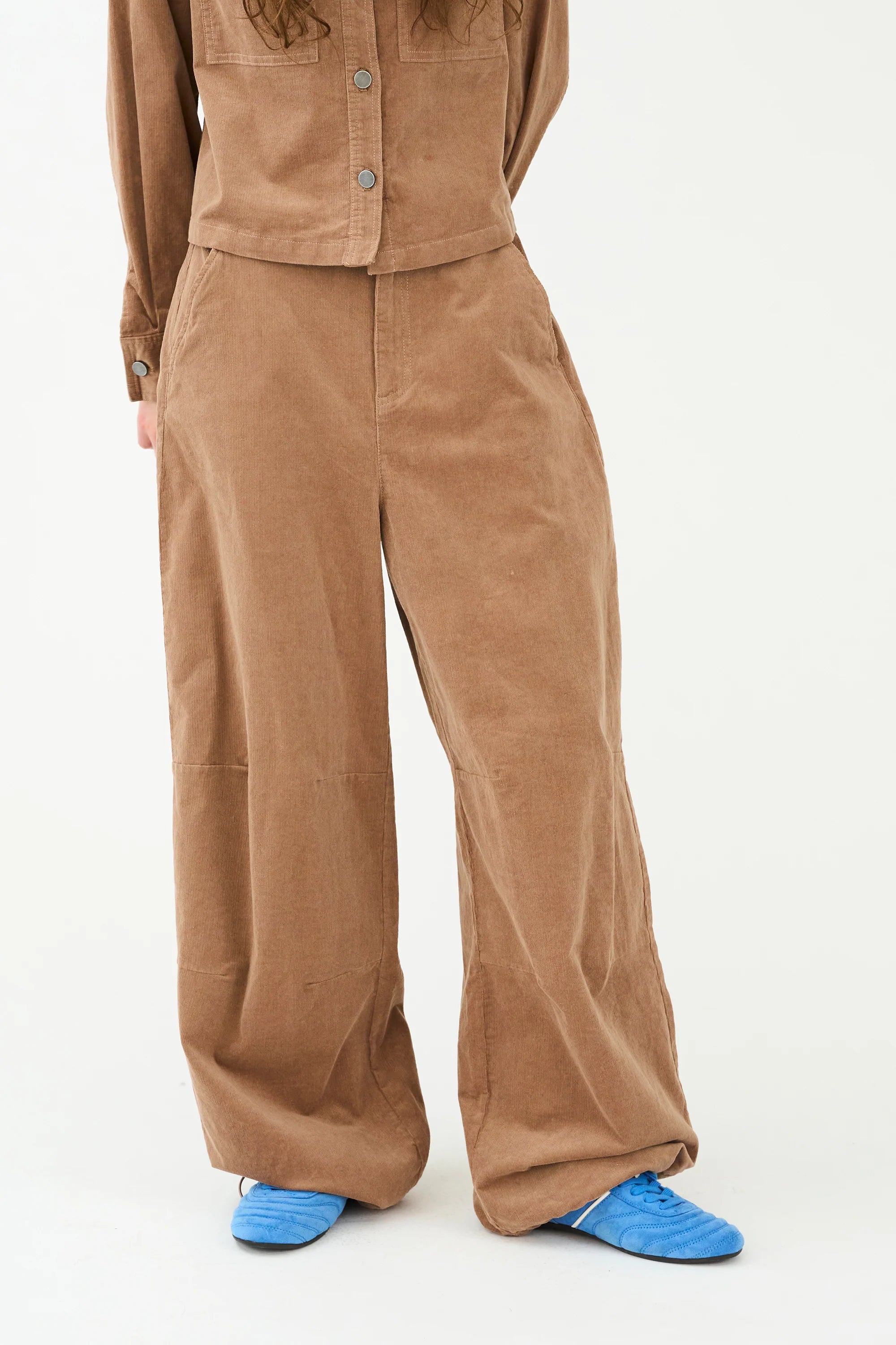 Ivy Copenhagen Corinne Corduroy Parachute Pant - Dark Desert