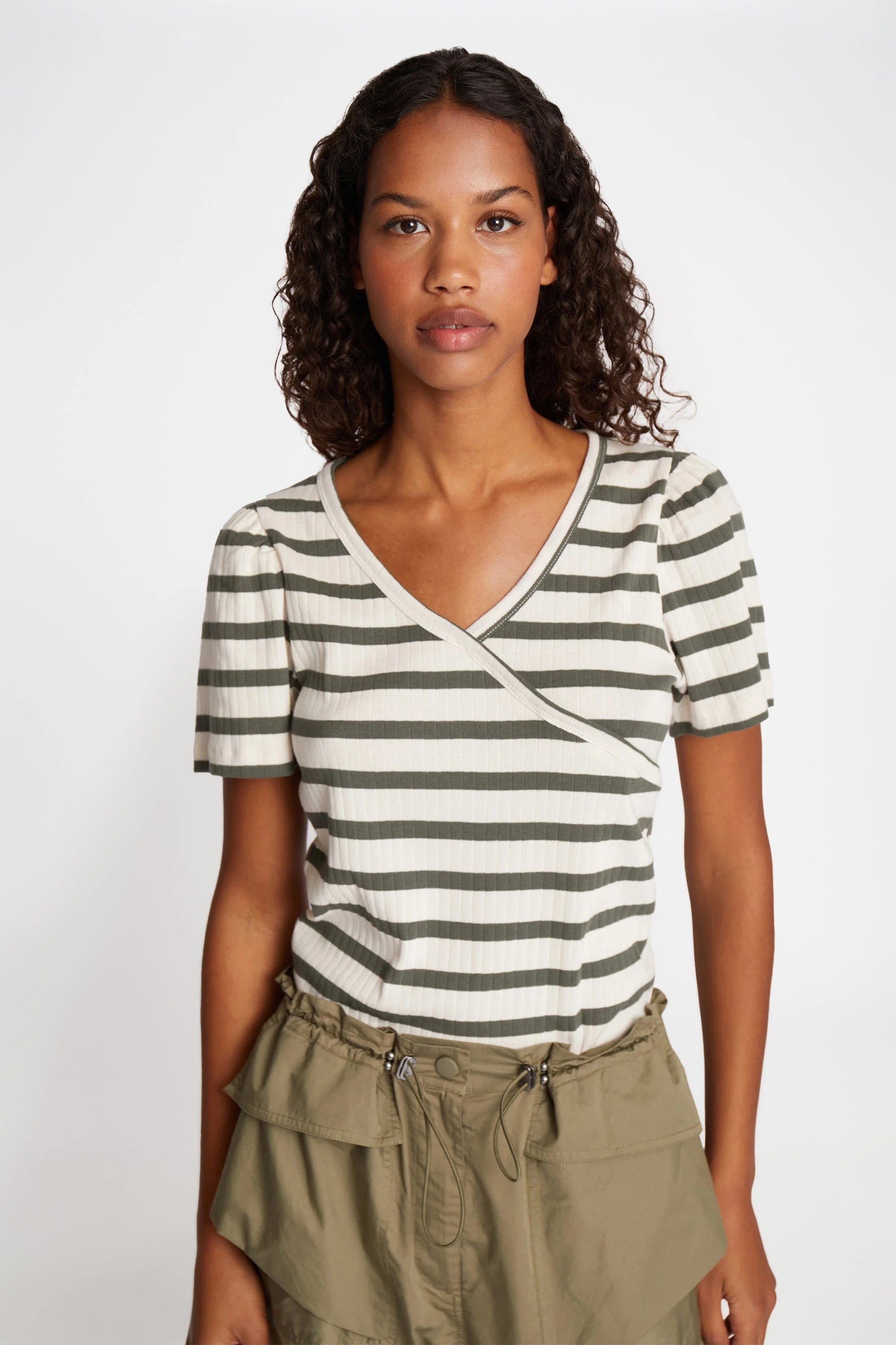 Munthe Ute Tee - Army