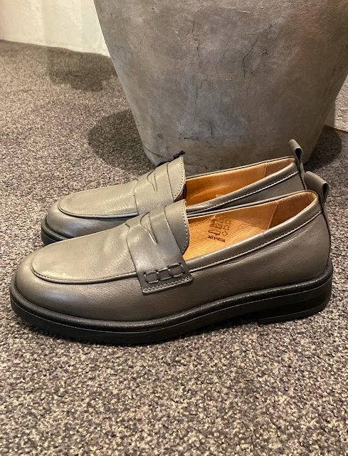 Pavement Shelly Loafers - Dark Grey